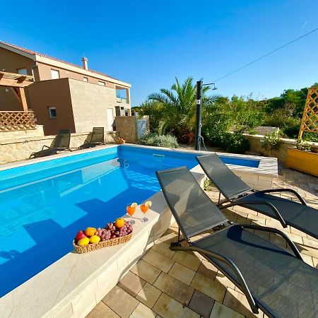 Villa Island Vir With Pool Екстер'єр фото