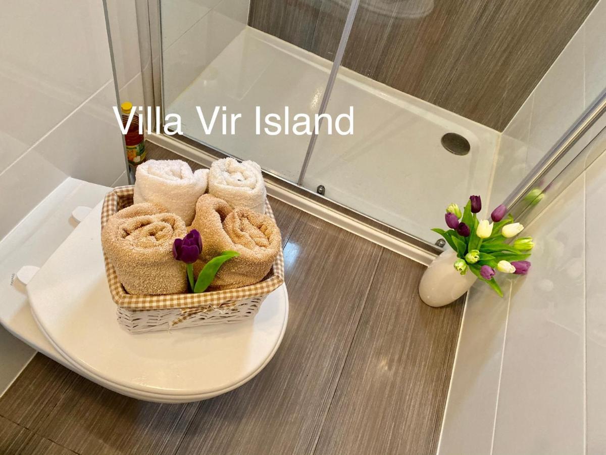 Villa Island Vir With Pool Екстер'єр фото